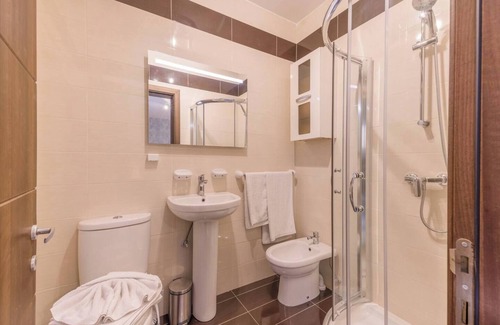 Ta' Pennellu Apartment | This apartment is a 2 bedroom(s), 2 bathrooms, located in Il-Mellieħa, null.