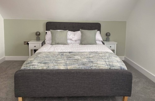 Long Lane House | This brand-new lodge offers a stylish home from home in Rugby, Warwickshire.