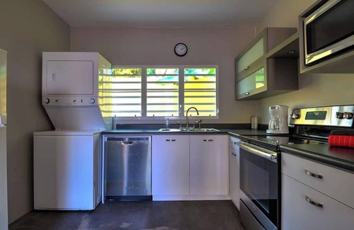 Punta Las Marias House | This bungalow is a 2 bedroom(s), 1 bathrooms, located in San Juan, PR.