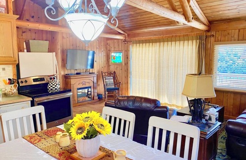 Huddleston Cabin | This cabin is oozing with charm and has magnificent view of the lake and Smith Mountain