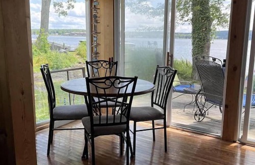 Niobe Cottage | This charming lake cottage located in a peaceful, safe community right on the lake!