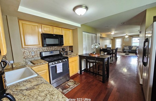 Towson Apartment | This duplex is a 3 bedroom(s), 2 bathrooms, located in Towson, MD.