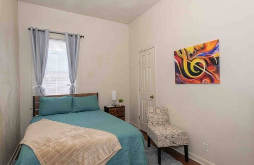 Newport News Apartment | This duplex is a 3 bedroom(s), 1 bathrooms, located in Newport News, VA.
