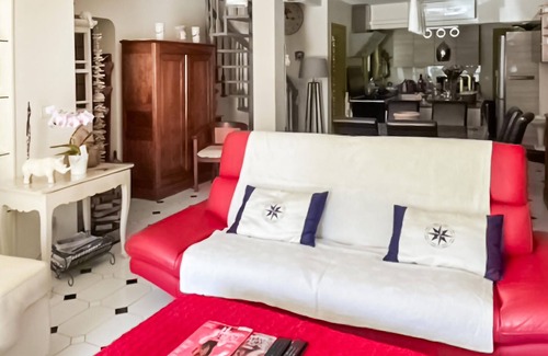 Le Pontet House | This family-friendly house with pool welcomes you to a fanatical location in Avignon.