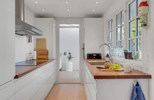 Hillerod House | This friendly and tasteful holiday home with whirlpool welcomes you on the banks of Arresø.