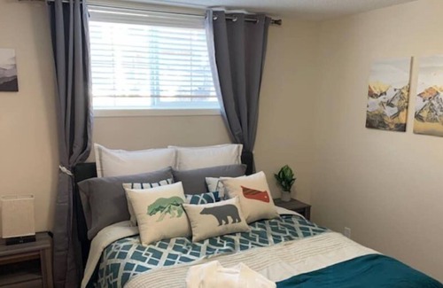 Cochrane Apartment | This guest suite is a 2 bedroom(s), 1 bathrooms, located in Cochrane, AB.