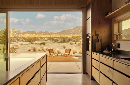 Inland Empire House | This house is a 2 bedroom(s), 2 bathrooms, located in Joshua Tree, CA.