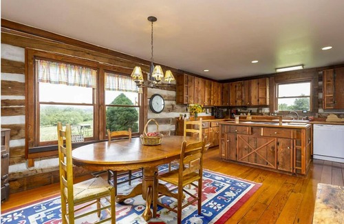 Winchester House | This house is a 2 bedroom(s), 2 bathrooms, located in Winchester, VA.
