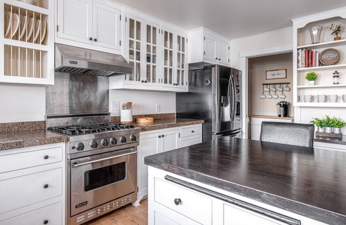 Ardenvoir House | This house is a 4 bedroom(s), 3 bathrooms, located in Chelan, WA.