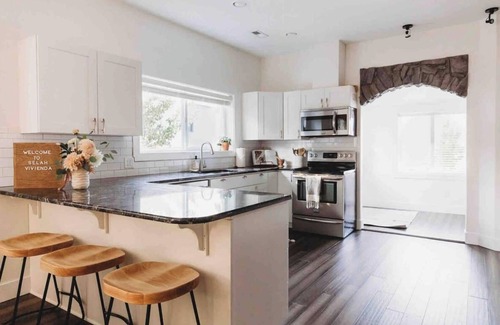 East Wenatchee House | This house is a 2 bedroom(s), 2 bathrooms, located in East Wenatchee, WA.