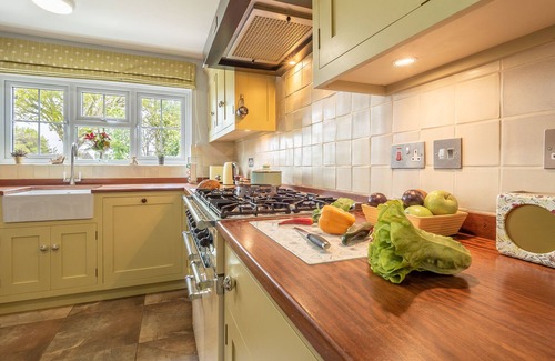 Saxmundham Apartment | This lovely cottage is a short drive from the coast