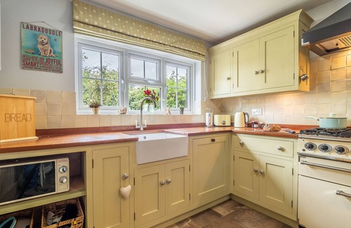 Saxmundham Apartment | This lovely cottage is a short drive from the coast