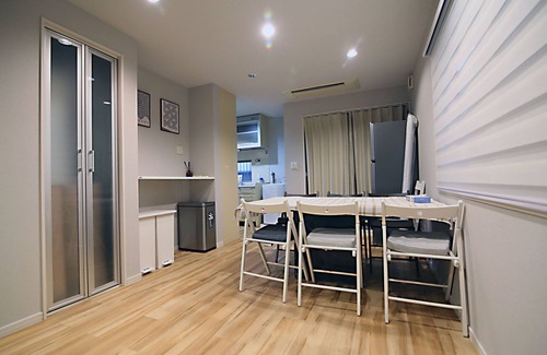 Okubo House | This luxury residence is located in Shin-Okubo, Shinjuku-ku. Accommodates up to 8 people. The home has a full set kitchen and spacious living room.