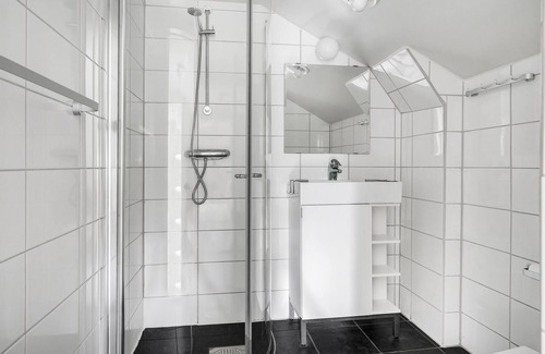 Norrkoping O House | This modern cottage awaits your visit in a beautiful area, close to Kolmården Animal Park and not fa