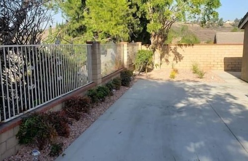 Valle Lindo House | This Single Family house was just recently completely remodeled.