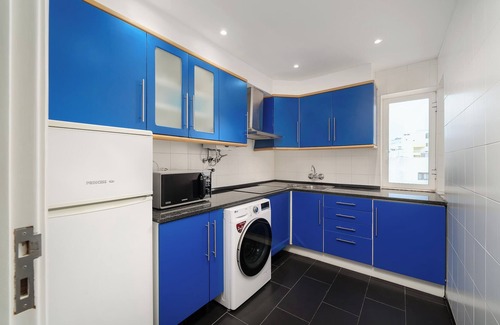 Praia da Rocha Apartment | This stylish place to stay is perfect for group trips.