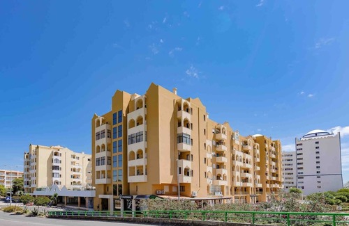 Praia da Rocha Apartment | This stylish place to stay is perfect for group trips.