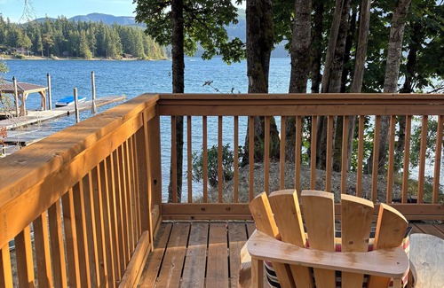 Youbou House | This waterfront tiny home. has all the amenities to make your stay memorable.