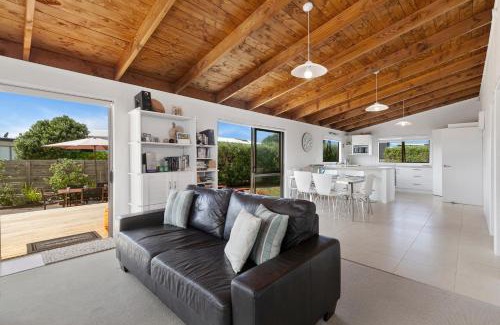 Omaha House | This Way To The Beach - Omaha