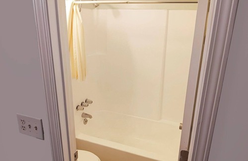 Kernersville Hotel | Thoughtfully Designed Room Great for Business or Leisure Travelers