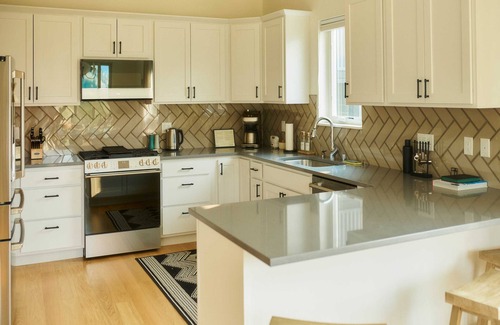 Gallatin Gateway Cabin | Thoughtfully Designed Home with Hot Tub at Aspects