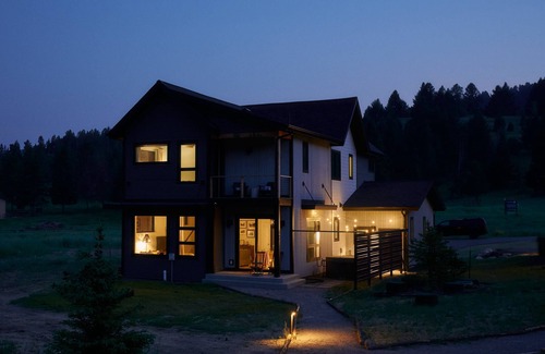 Gallatin Gateway Cabin | Thoughtfully Designed Home with Hot Tub at Aspects