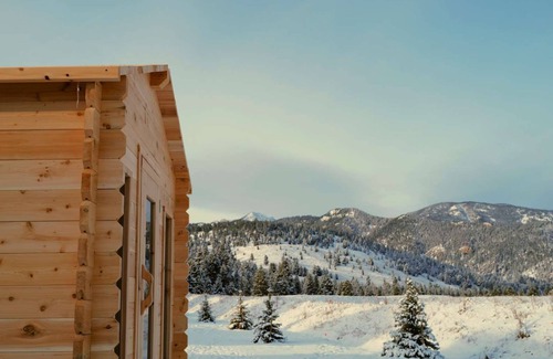 Gallatin Gateway Cabin | Thoughtfully Designed Home with Hot Tub at Aspects