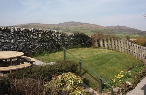 Castle Douglas Cottage | Threaby Cottage - a cottage that sleeps 4 guests in 2 bedrooms
