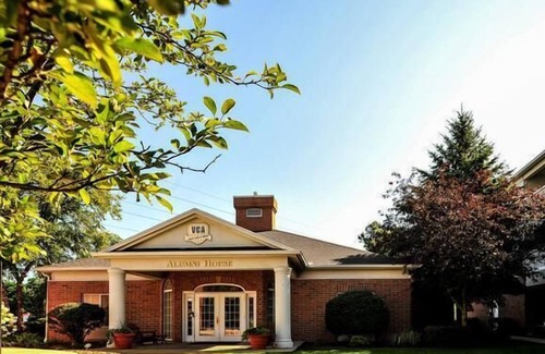 Mishawaka Hotel | Three 1BR Units Near Studebaker National Museum! Indoor Pool, Game Room, Parking