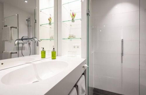 Ockfen House | Three-bed room comfort brook view - Landidyll Weinhotel Klostermühle