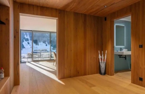 Engelberg Apartment | Three Bedroom Apartment With Mountain View