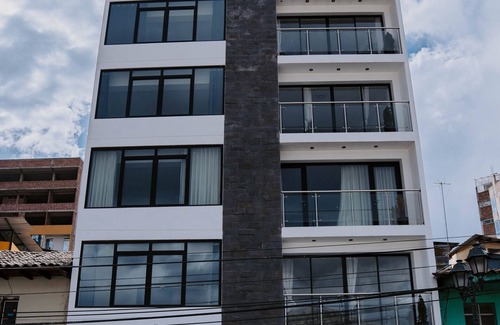 Primavera Apartment | Three Bedroom Apartment w/Balcony Near the City Center in Cusco