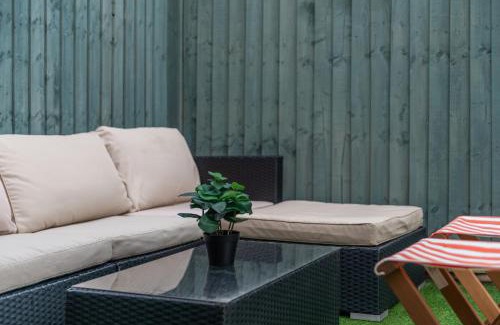 Battersea Apartment | Three-Bedroom Bliss in London Town