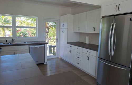 Governor's Harbour House | Three bedroom beach house on beautiful Double Bay beach