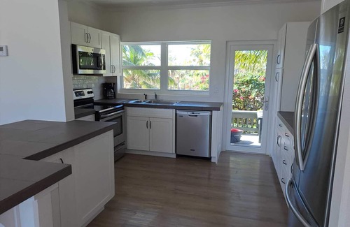 Governor's Harbour House | Three bedroom beach house on beautiful Double Bay beach