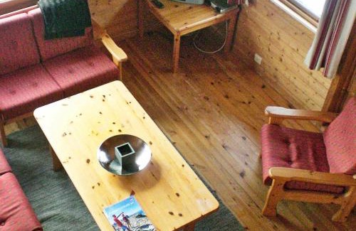 Eid House | Three-Bedroom Holiday home in Nordfjordeid 2