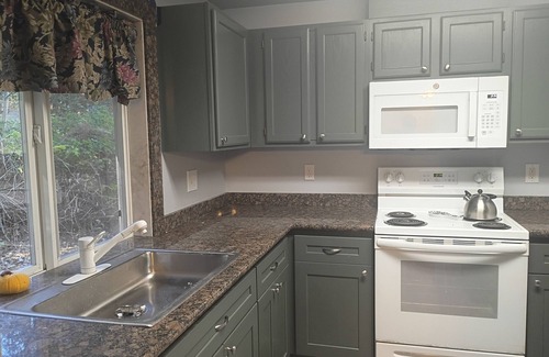 Snohomish House | Three bedroom home on 18 wooded acres, quiet retreat like setting