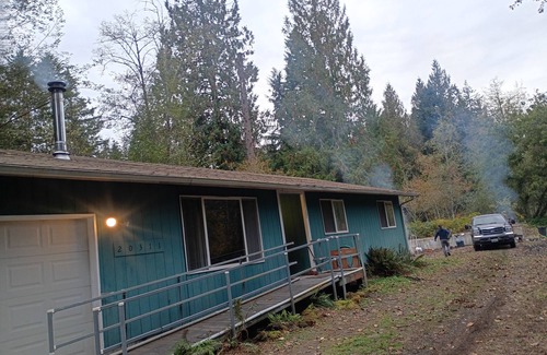 Snohomish House | Three bedroom home on 18 wooded acres, quiet retreat like setting