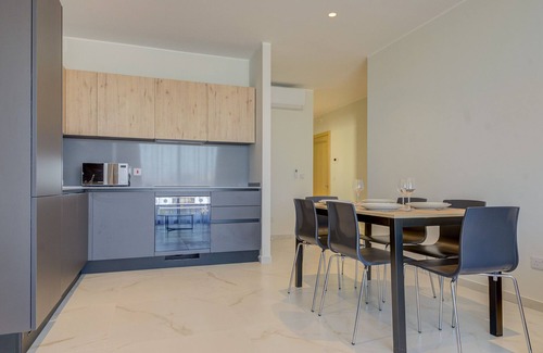 St. Andrew's Apartment | Three Bedroom Suite 6