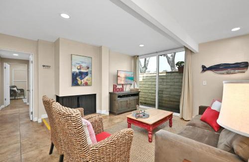 West Newport House | Three Bedroom Three Bath Home w Patio 1 block from beach
