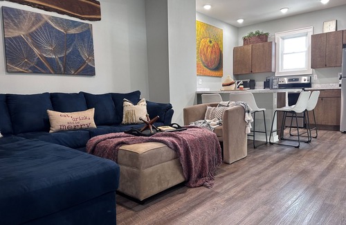 Oskaloosa House | Three bedroom townhome, blocks from idyllic downtown