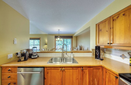 East Kootenay House | Three bedroom townhome ski-in/ski-out Upper Village