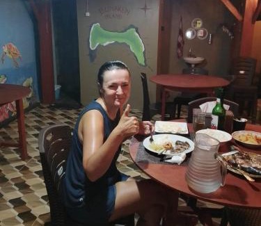 Manado City Centre House | Three Ken Homestay & Cafe