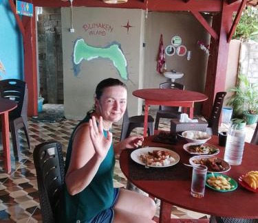 Manado City Centre House | Three Ken Homestay & Cafe