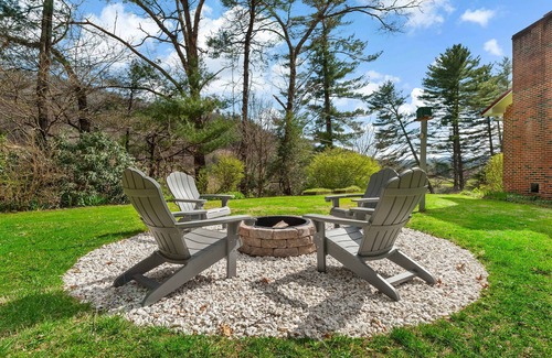 Newland House | Three Mile Mountain House - Blue Ridge Parkway near Linville Falls