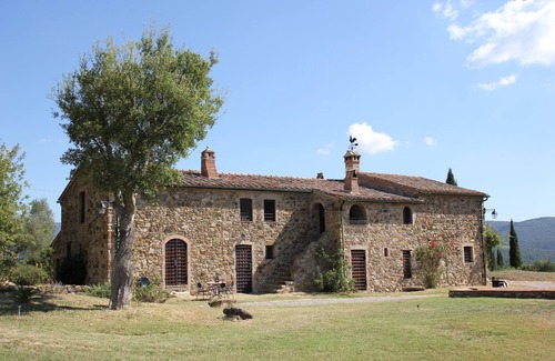 Monterotondo Marittimo Apartment | Three-room apartment in the Tuscan countryside with swimming pool