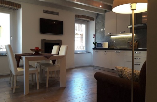 Peschiera Maraglio Apartment | Three-room apartment sleeps 6 in Monte Isola