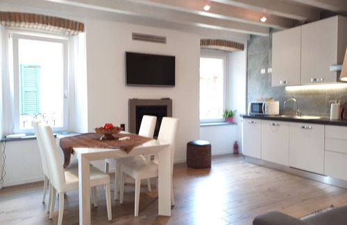 Peschiera Maraglio Apartment | Three-room apartment sleeps 6 in Monte Isola