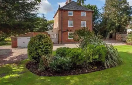 Wrentham House | Three Storey Georgian House and Gardens