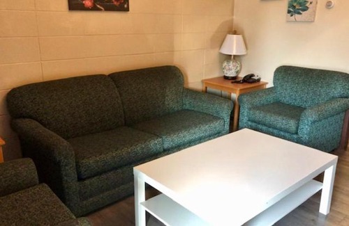 West Edmonton Hotel | Thriftlodge Edmonton